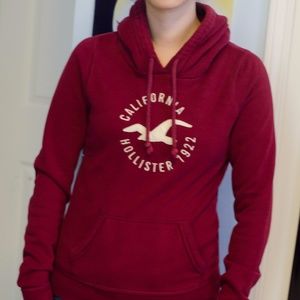 Maroon Hollister pullover hoodie