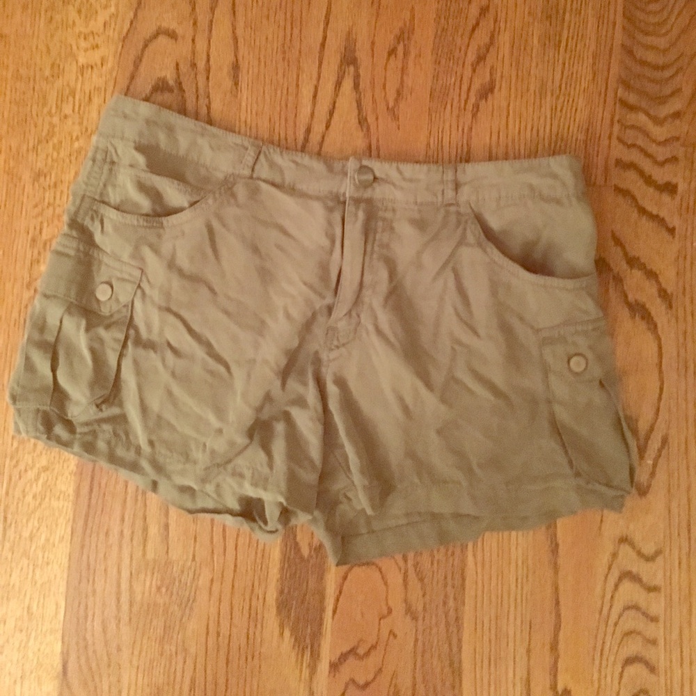 Cute green cargo shorts