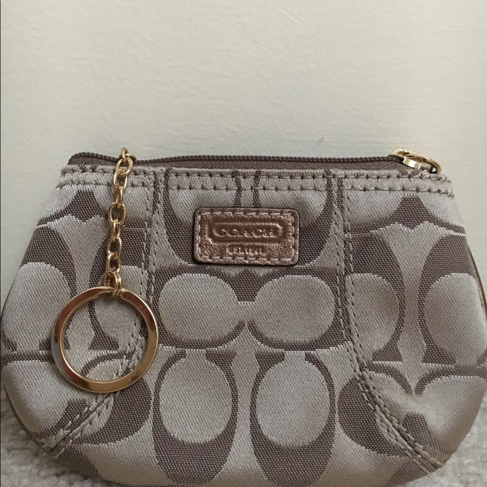 Zippered pouch