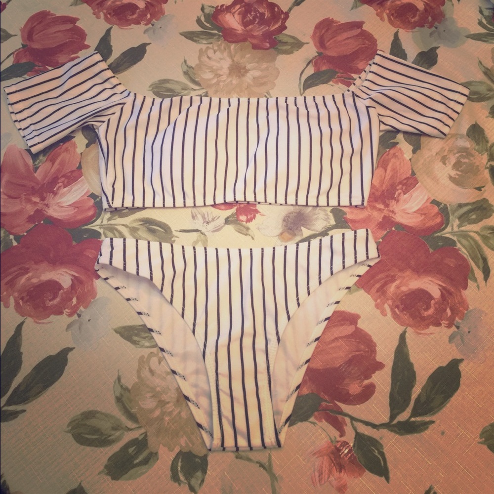Off the shoulder, white and black striped bikini!!