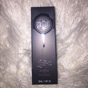 Kat Von D Lock-it Foundation