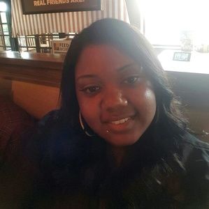 Meet your Posher, Dominique