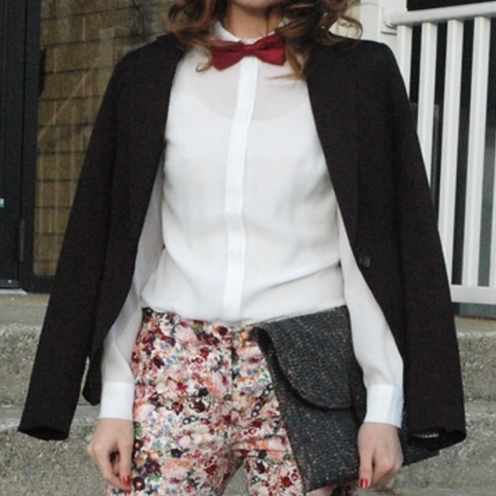 Black woman H&M blazer