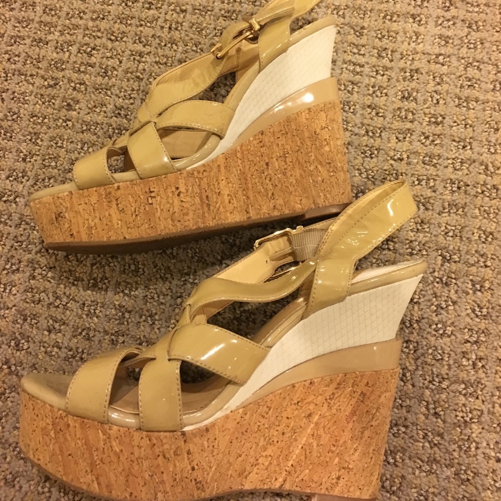Nude wedges