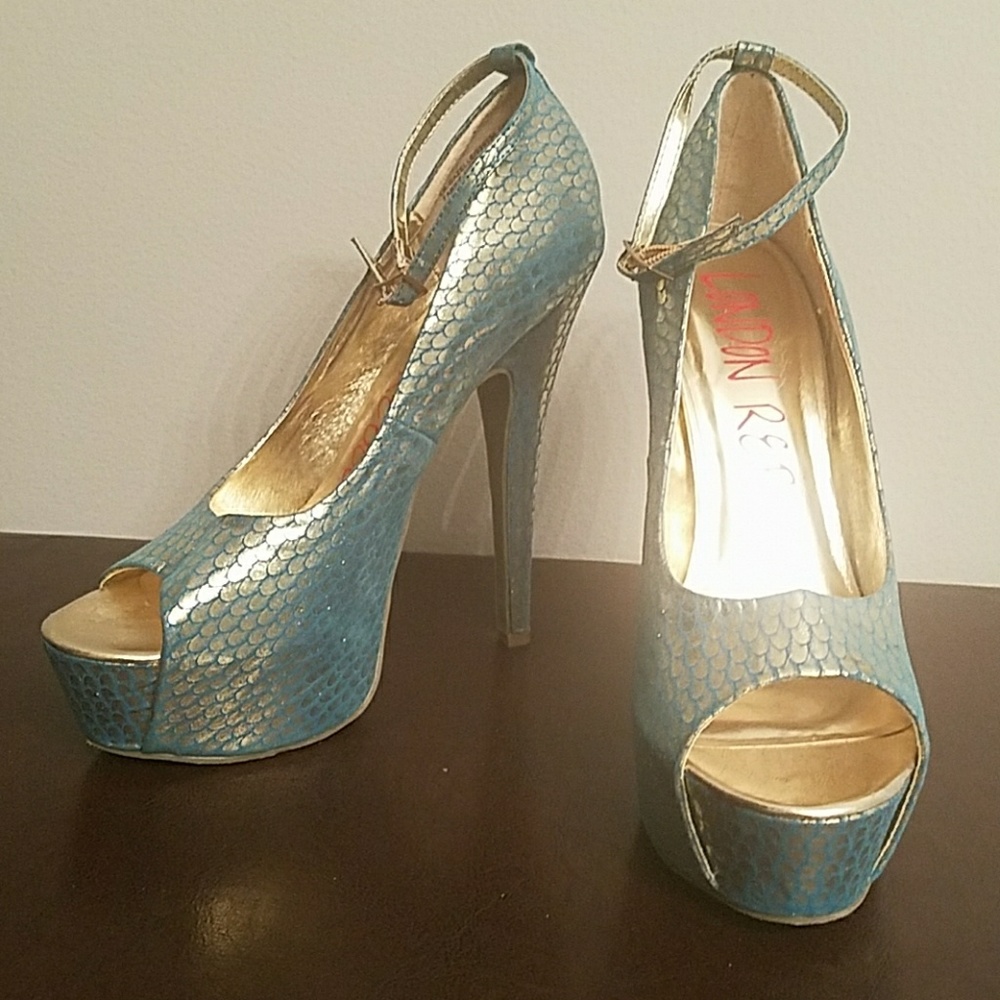 AQUA GOLD HEELS