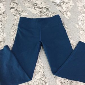 Teal cropped work out pants