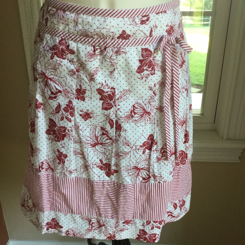 Ann Taylor Loft Red Print Skirt - Size 6 Petite