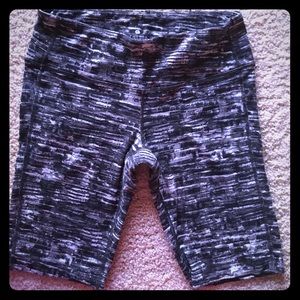 Athleta Shorts, Black Grey Pattern, Small