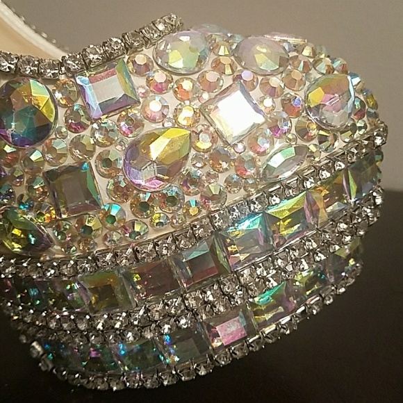 GLAMOROUS HEELS - Picture 4 of 6