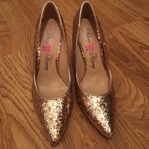 Penny Loves Kenny gold glitter pumps