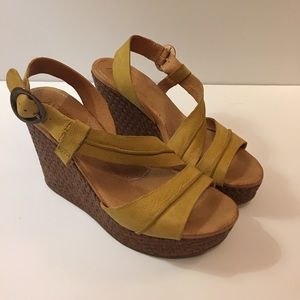 Naya "Estra" Yellow Leather Wedge Sandal size 9