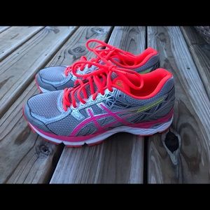 Asics Gel- Exalt 3 running shoes- size 8