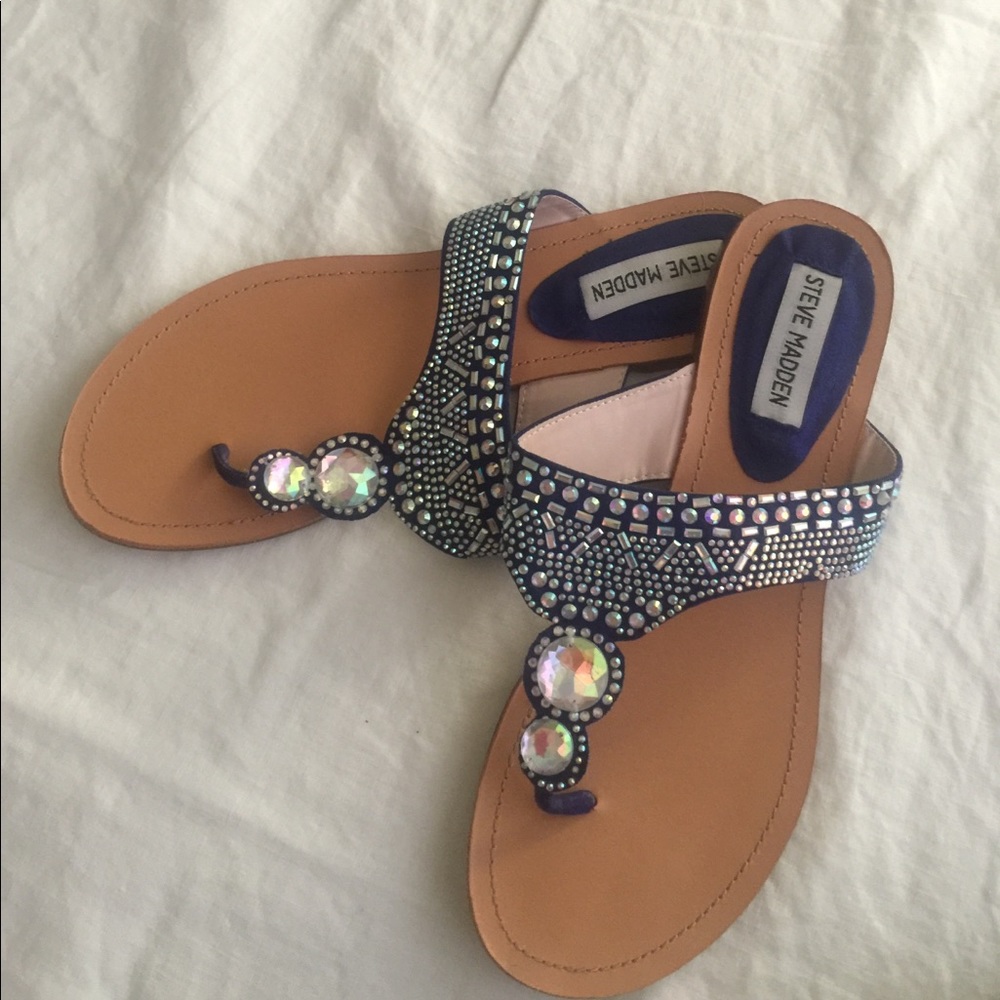 Sandals with details