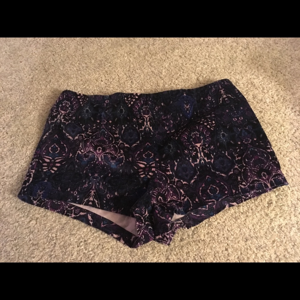 ❤️💕Ecote velvet shorts❤️💕