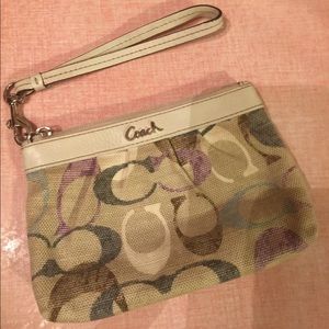Wristlet