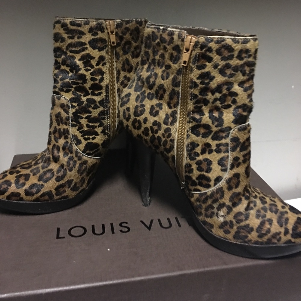 Leopard booties