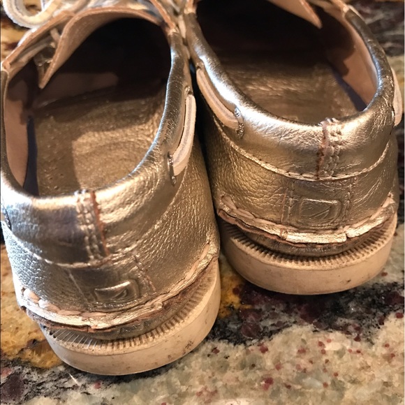 Metallic gold sperrys - Picture 2 of 3