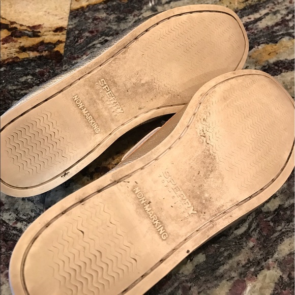 Metallic gold sperrys - Picture 3 of 3