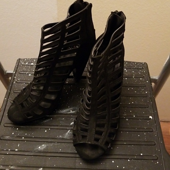 Black Stappy Sandal - Picture 2 of 4