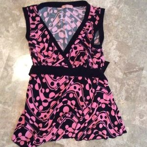 A beautiful pink and black blouse 💖 🎀