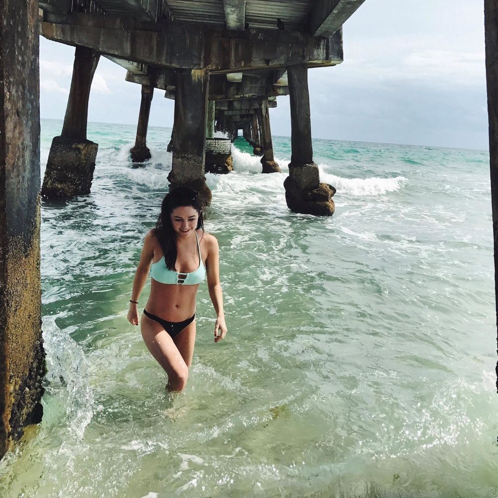 Meet your Posher, Caitlin