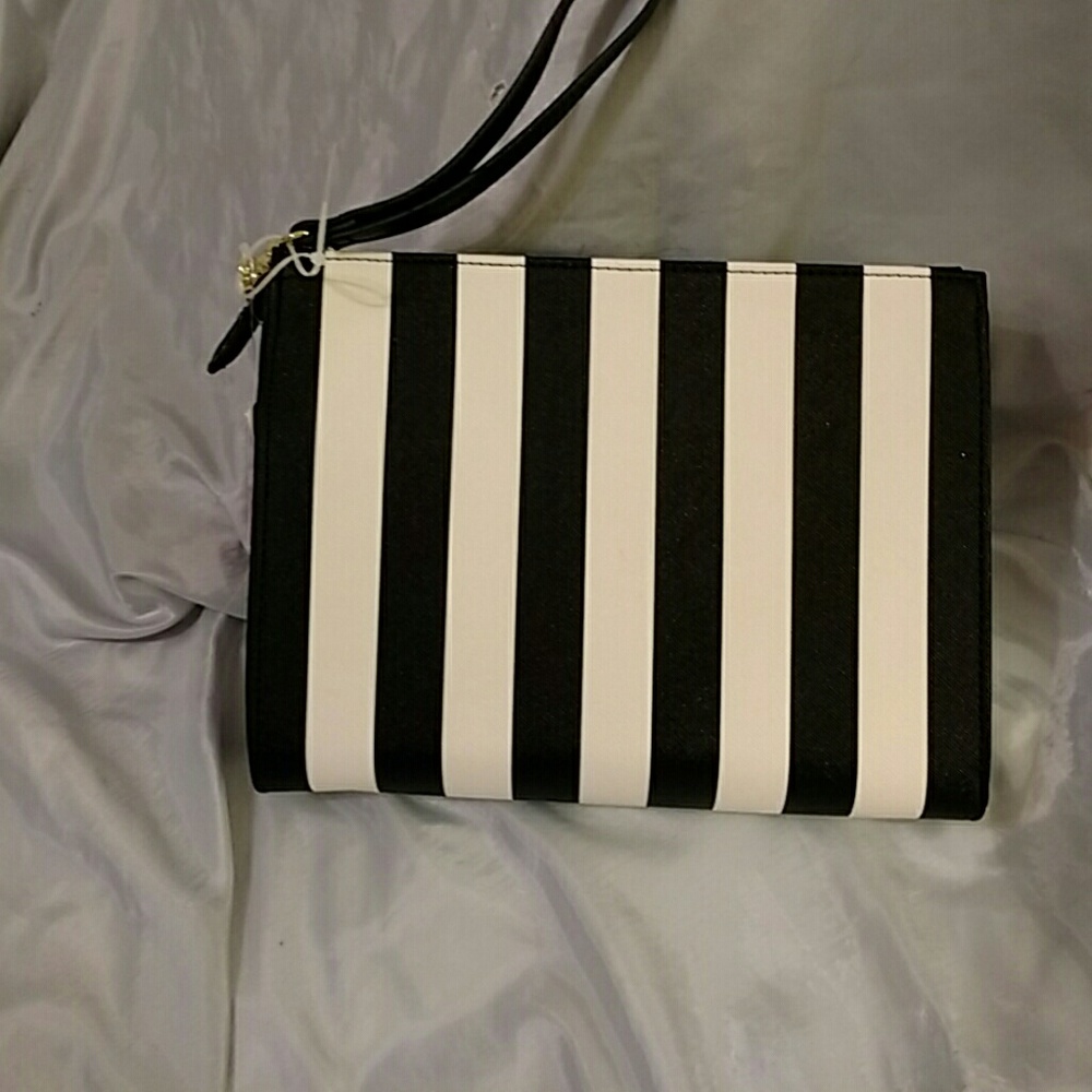 Betsey Johnson cosmetic bag blk wht flower NWT - Picture 5 of 7