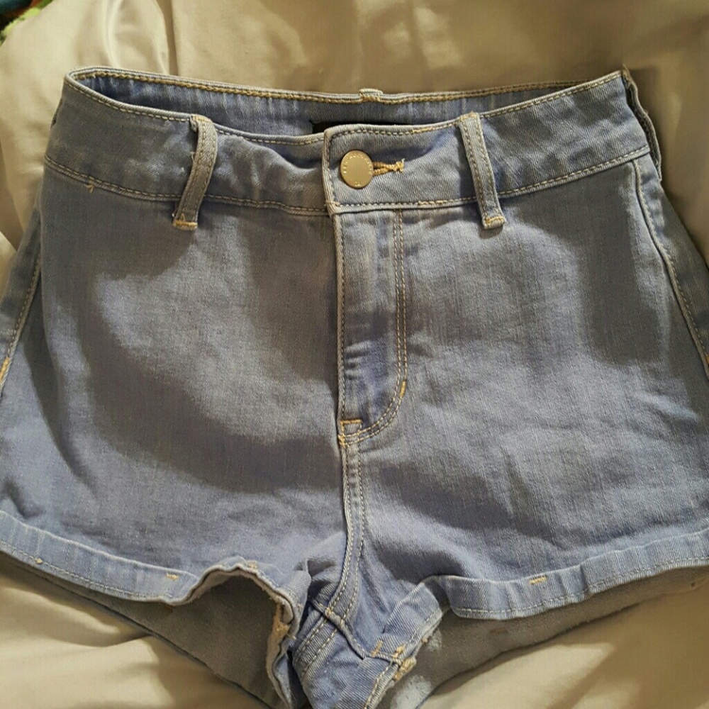 KENDALL & KYLIE high waisted shorts