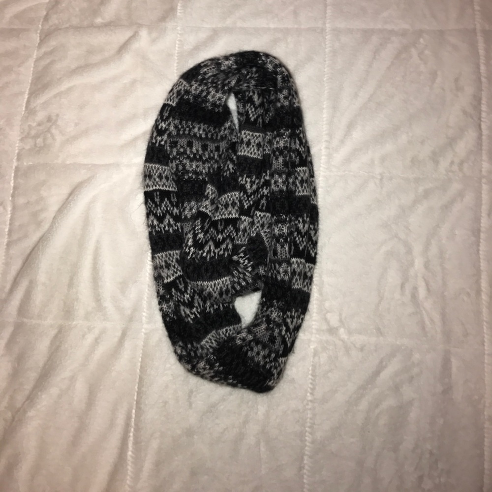 Infinity scarf