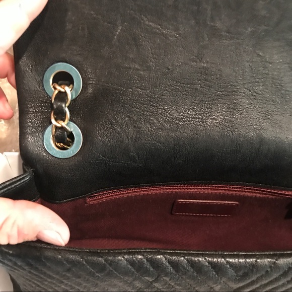 ⭐️SOLD Sorry⭐️ Chanel Chevron Medium Flap - Picture 4 of 7