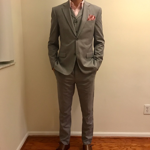 Size 32 suit size guide ASOS brand sizes are designed to fit to the following body measurements: Some brands may vary from these measurements but you can still use them as a guide.