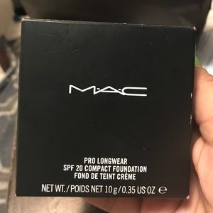 prolong wear compact foundation