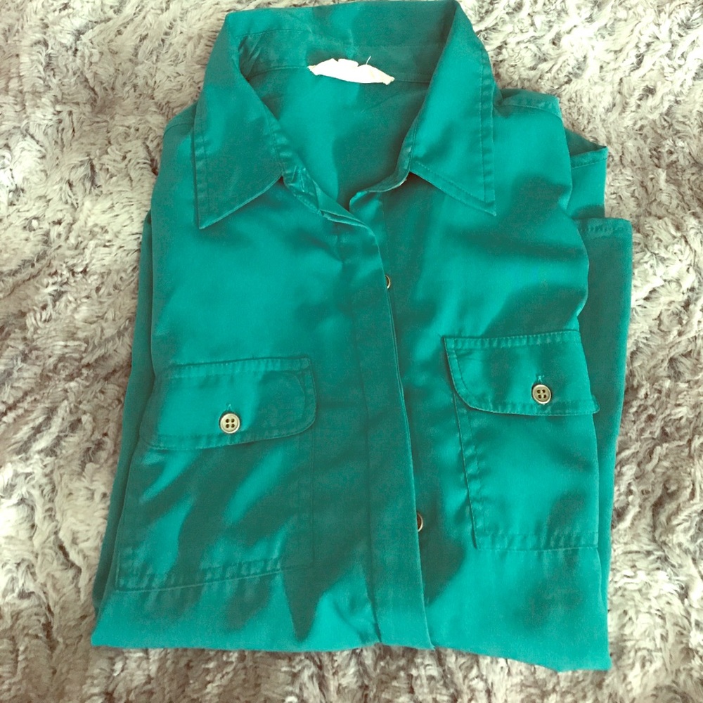 Beautiful button down shirt.