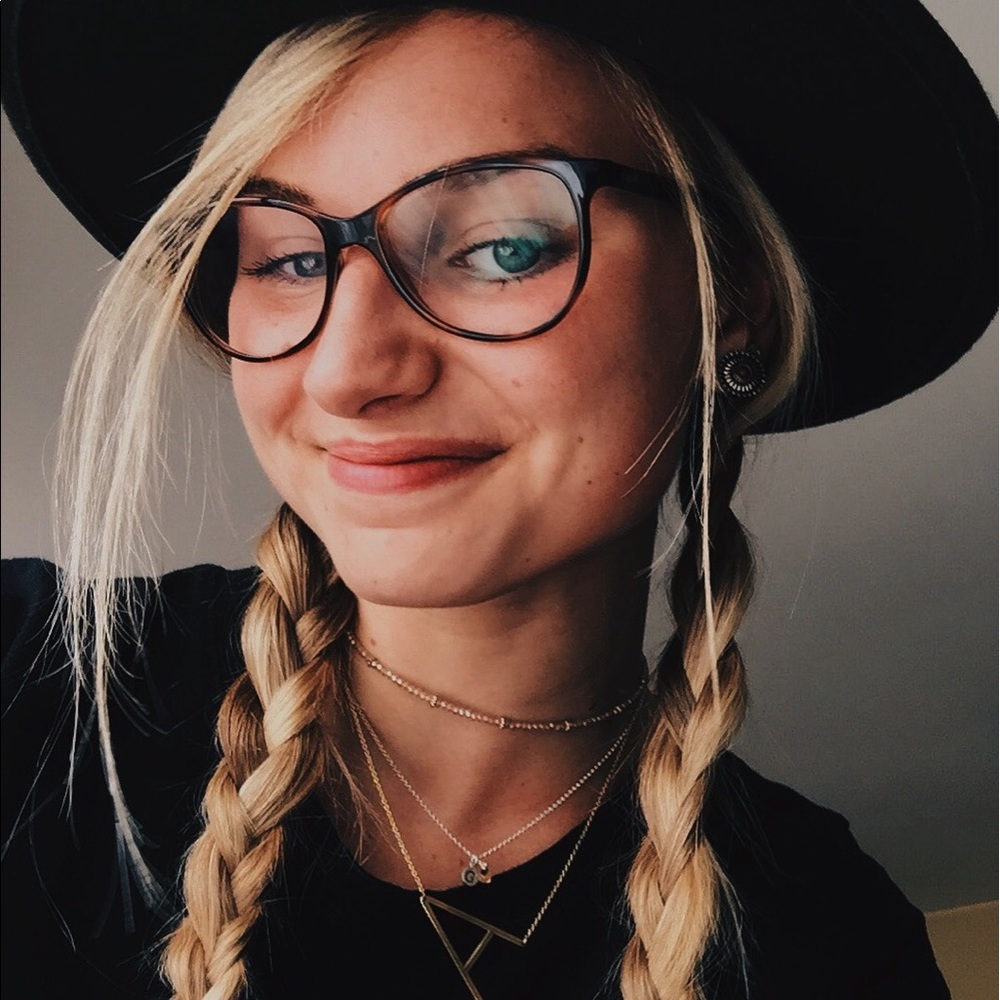 Meet your Posher, Anna