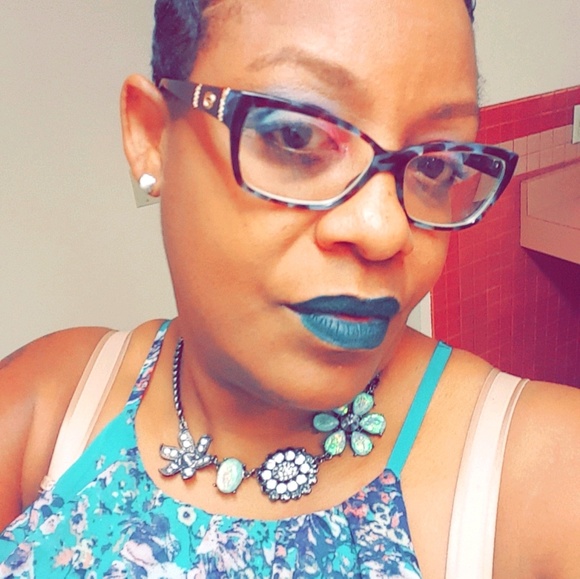 Meet your Posher, Shawana - Picture 1 of 1