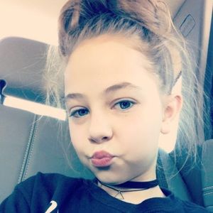 Meet your Posher, Layni