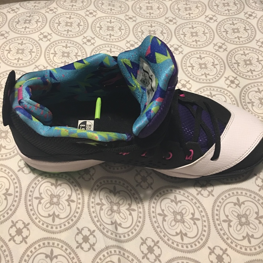 Shoes - Picture 2 of 3
