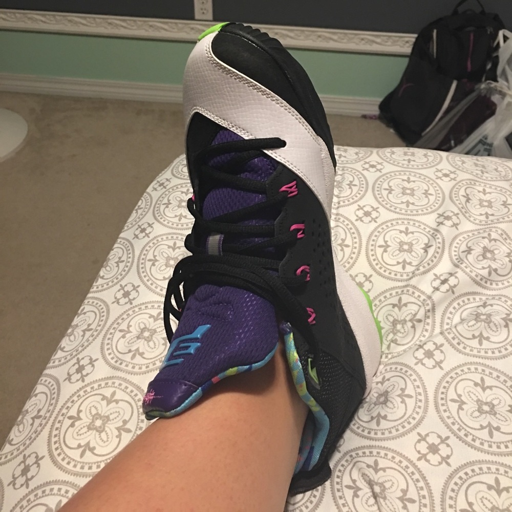 Shoes - Picture 3 of 3