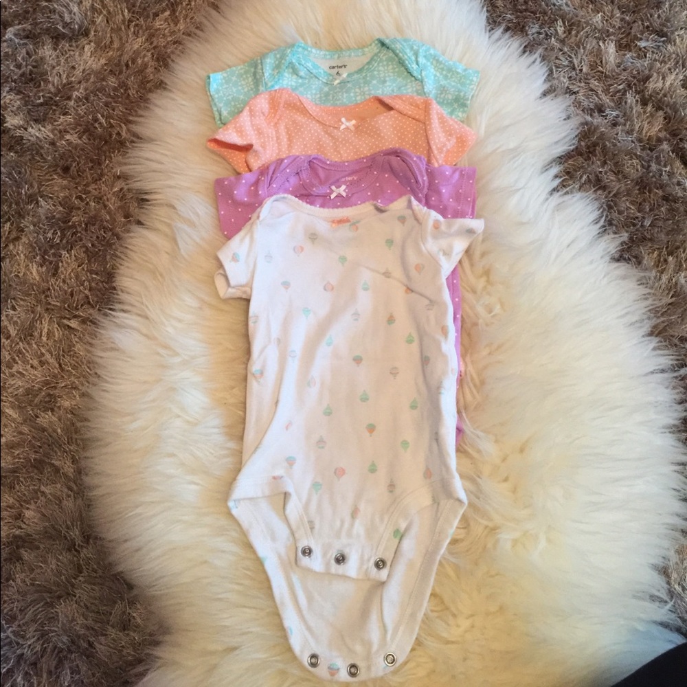 Set of onesies