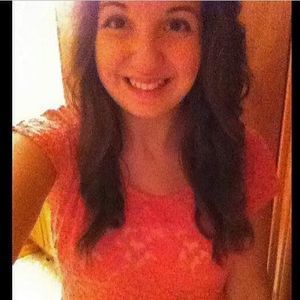 Meet your Posher, Danielle