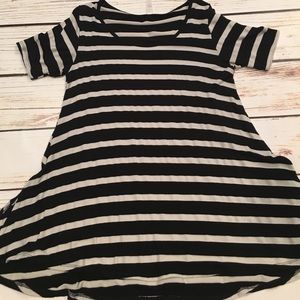 Lularoe perfect tee