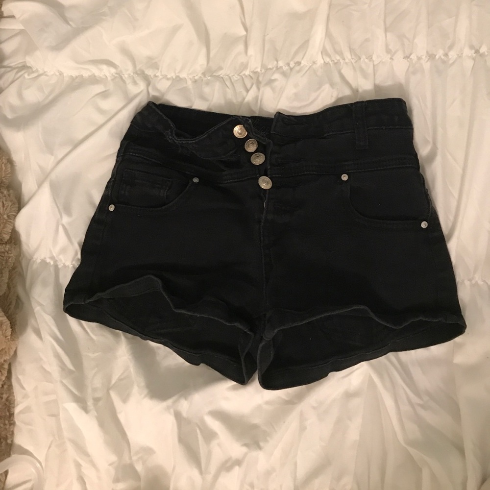 Delias Skylar high waisted shorts