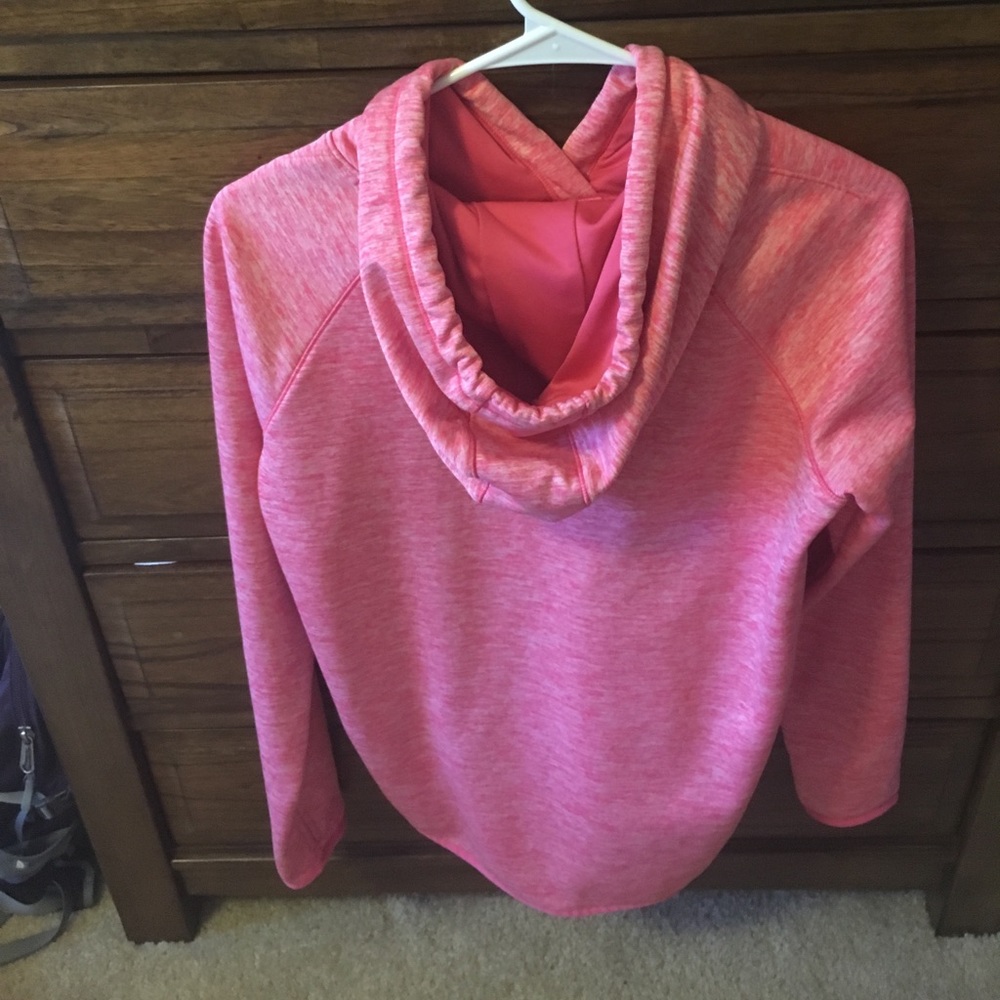 Under armor pullover - Picture 3 of 4