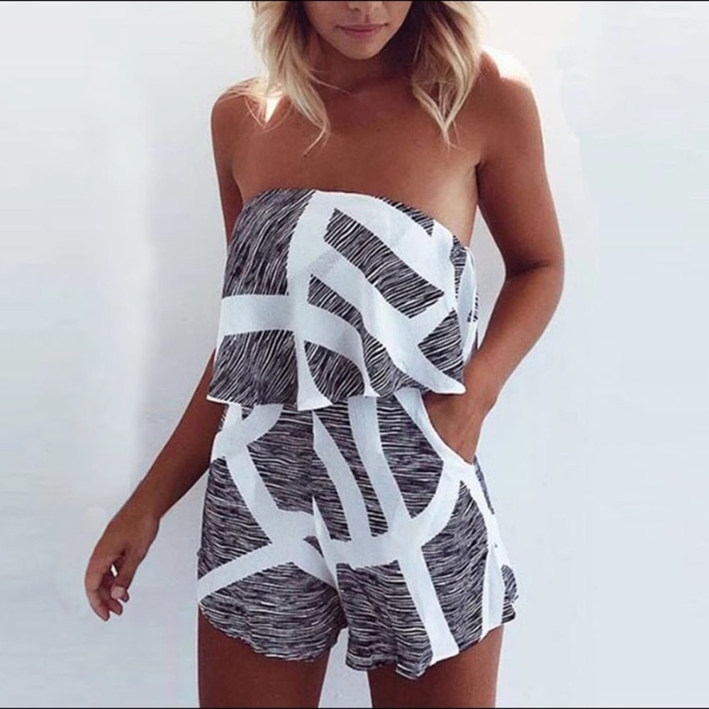 💋LAST ONE!!💋Off The Shoulder Patterned Romper - Picture 1 of 6
