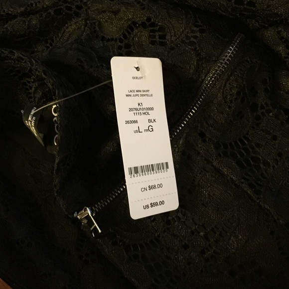 Black lace skirt - Picture 3 of 3