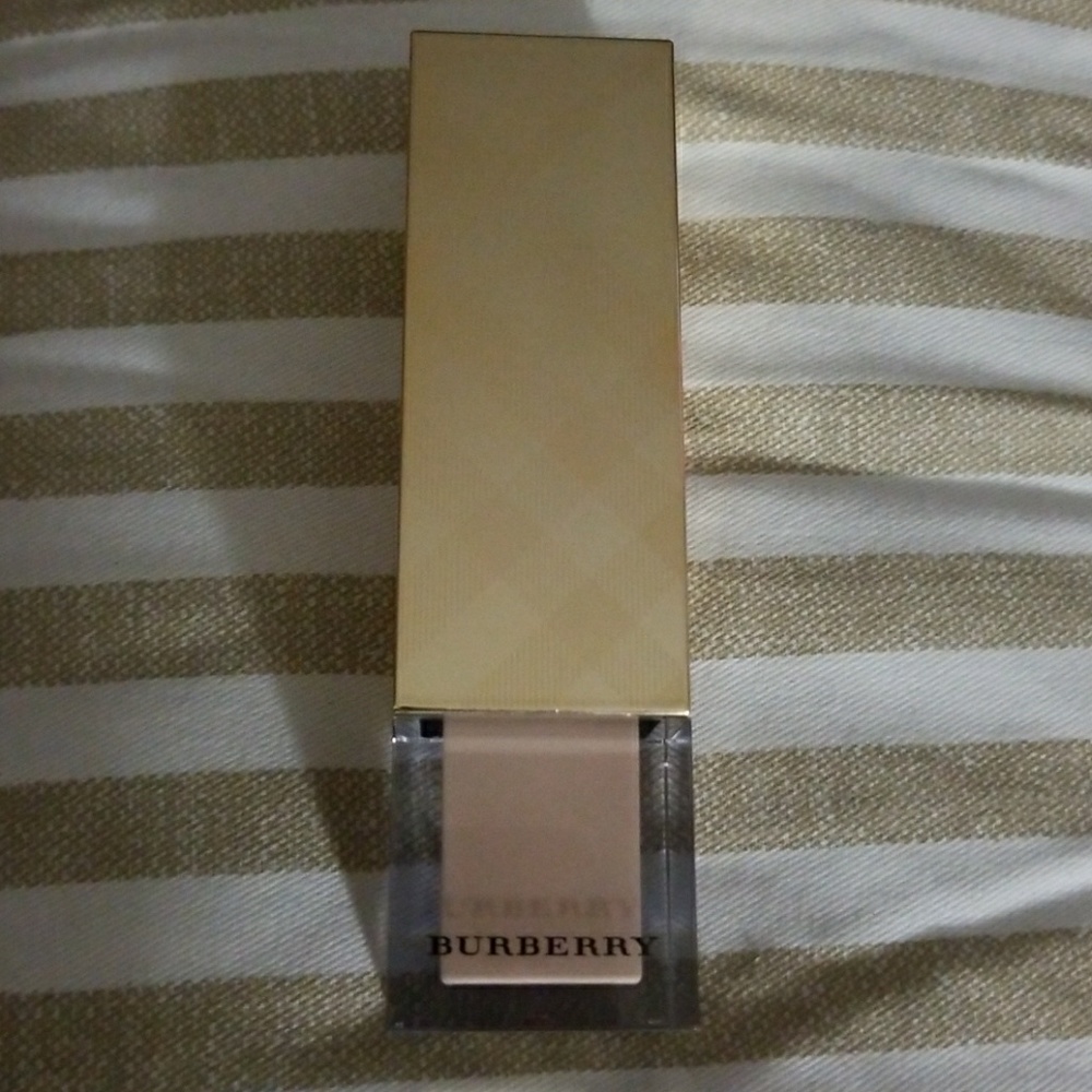 New authentic Burberry liquid base