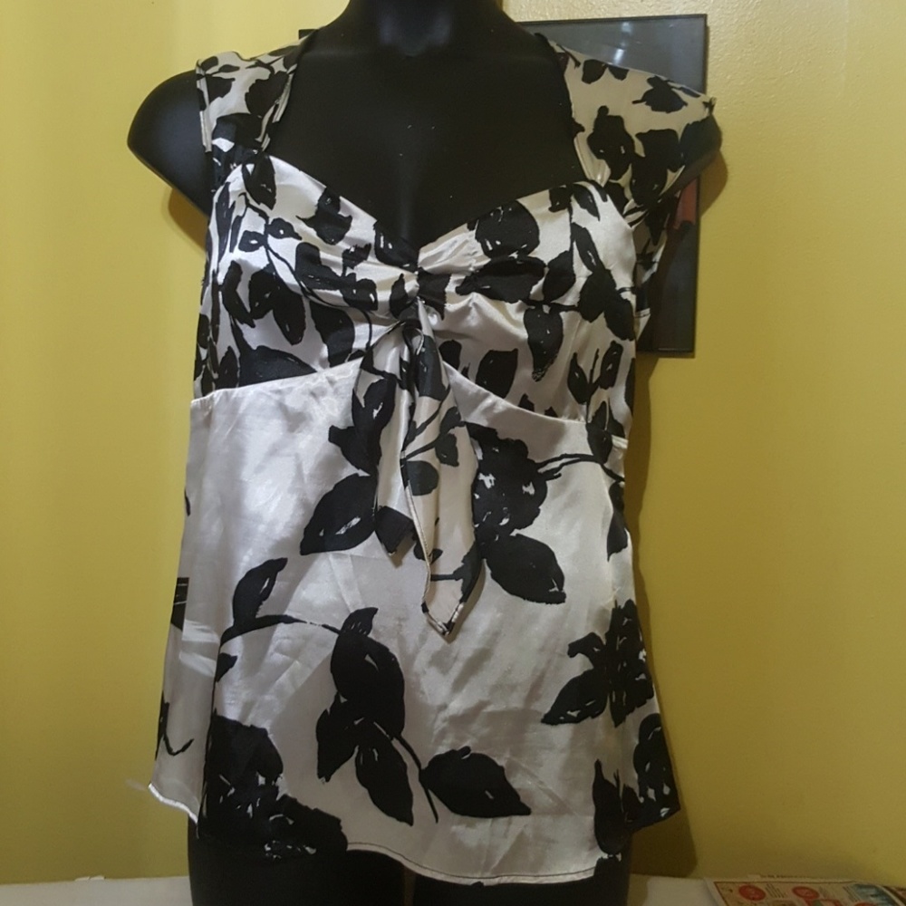 Black and white short sleeve blouse
