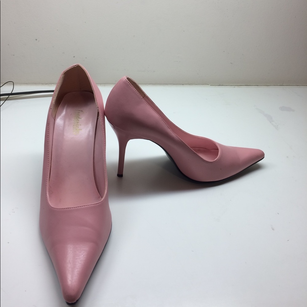 Elegant pink heels