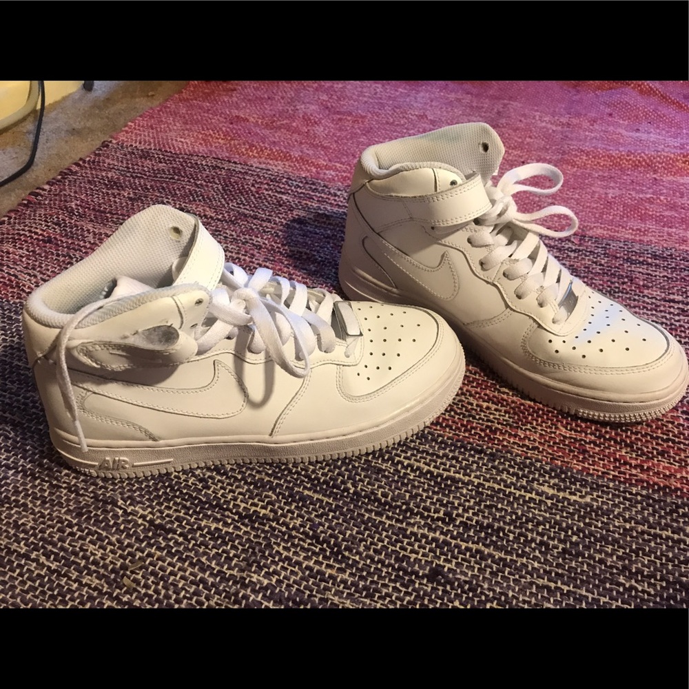 Nike Air Force Ones Mid 5Y - 7 Women