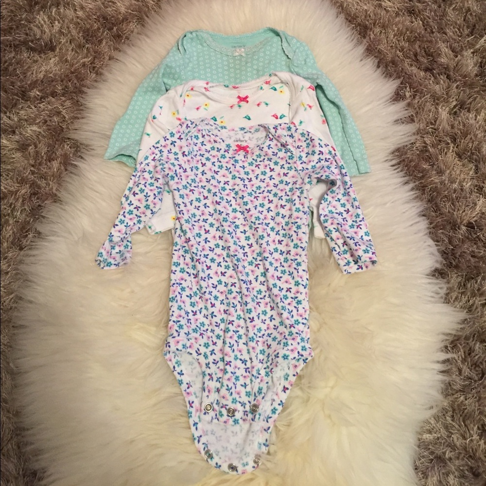 Set of onesies