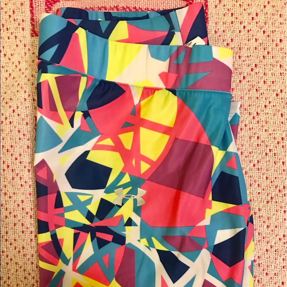 Under Armour Workout Leggings (Fits like a M)